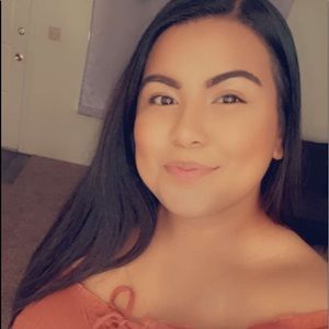 Meet your Posher, Denise